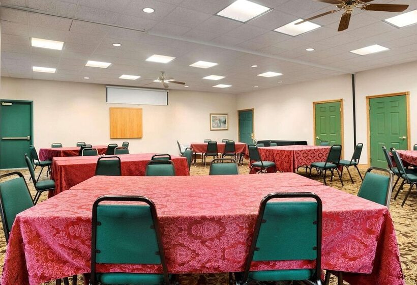 هتل Country Inn & Suites By Radisson Kalamazoo Mi