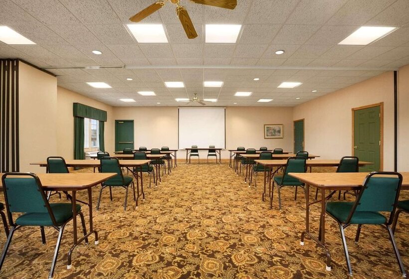 هتل Country Inn & Suites By Radisson Kalamazoo Mi