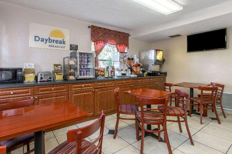 فندق Days Inn By Wyndham Bradenton I75