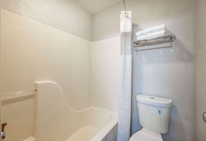 בית מלון כפרי Wingate By Wyndham Butte City Center