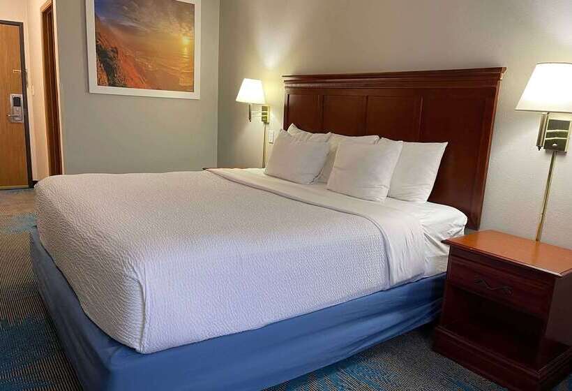 בית מלון כפרי Days Inn By Wyndham Colby