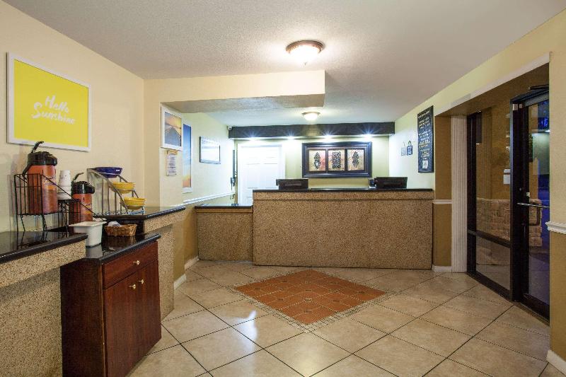 בית מלון כפרי Days Inn By Wyndham Daytona Beach Speedway