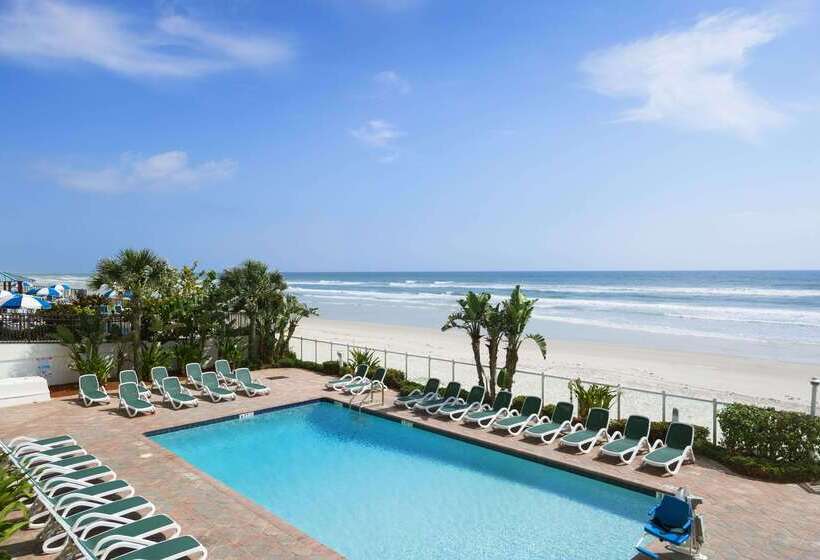 בית מלון כפרי Days Inn By Wyndham Daytona Oceanfront