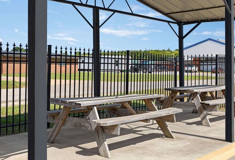 فندق Days Inn By Wyndham Demopolis