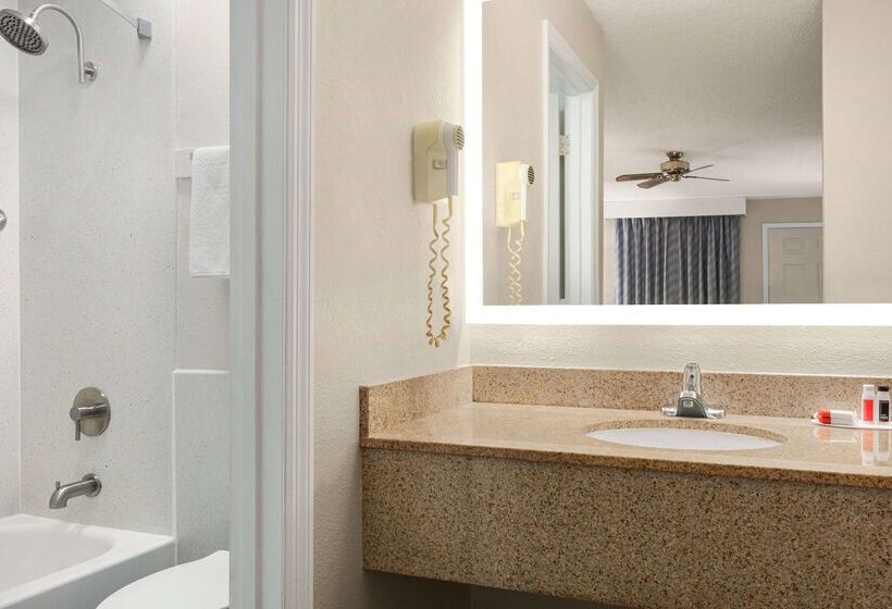 فندق Days Inn By Wyndham Demopolis