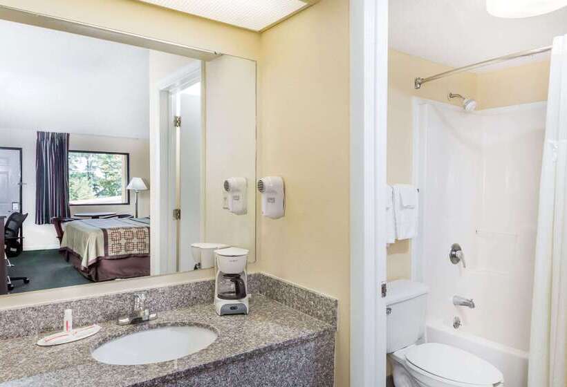 فندق Days Inn By Wyndham Enterprise