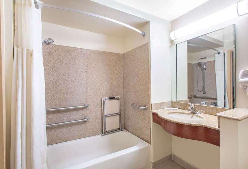 فندق Econo Lodge Woodbridge