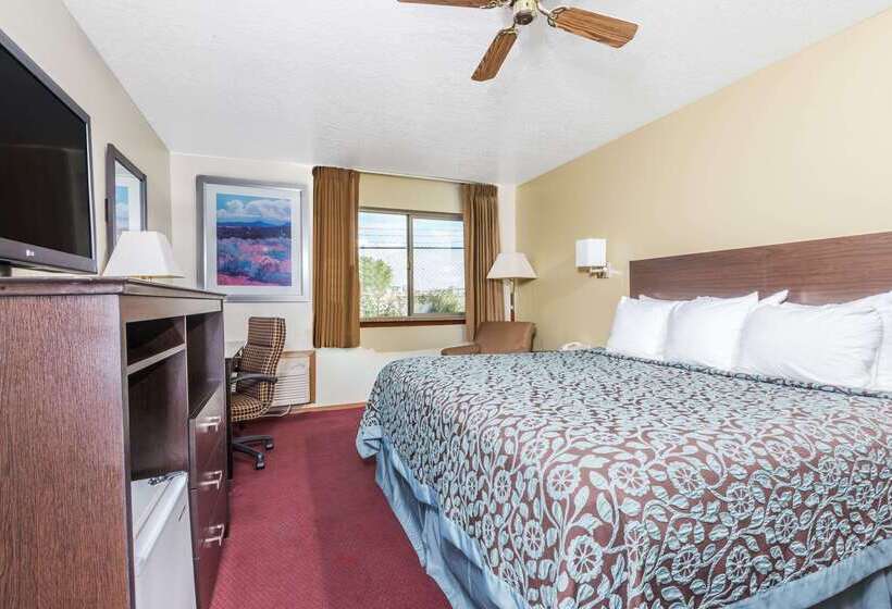 هتل Days Inn By Wyndham Pueblo