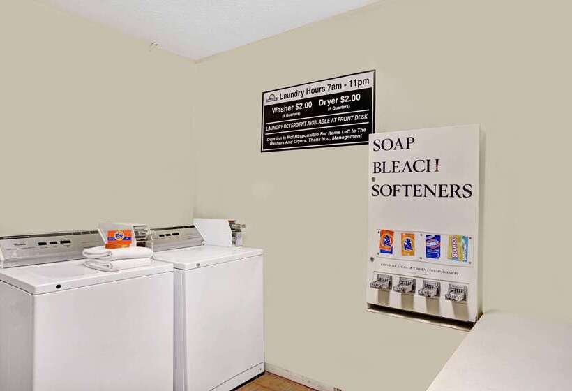 ホテル Days Inn By Wyndham St Augustine I 95 Outlet Mall