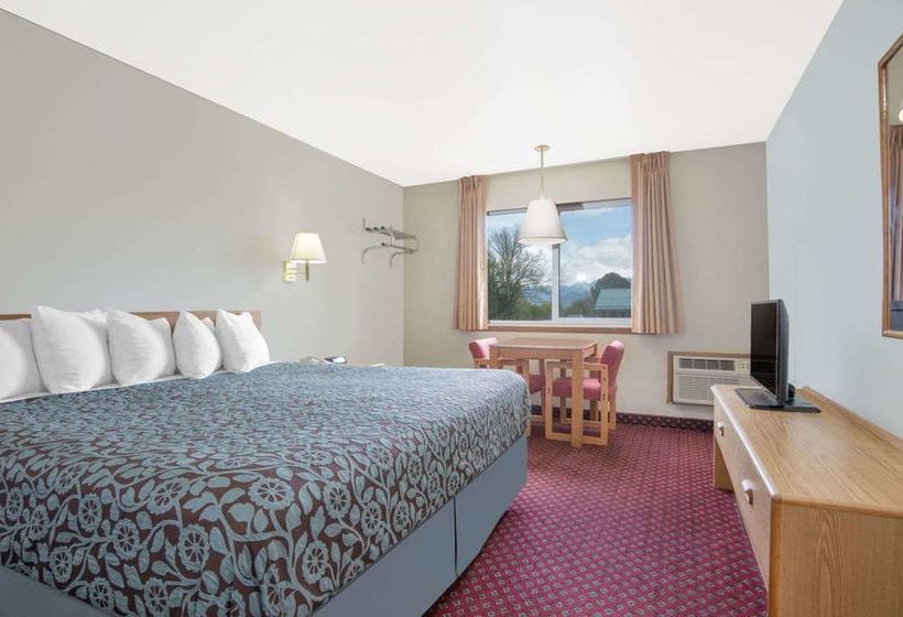 هتل Days Inn By Wyndham Taos