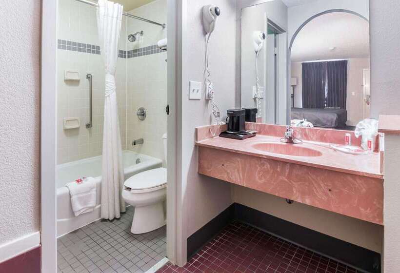 هتل Econo Lodge