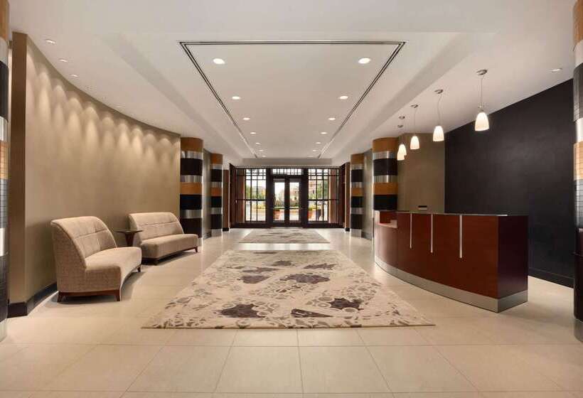 هتل Embassy Suites By Hilton Alexandria Old Town
