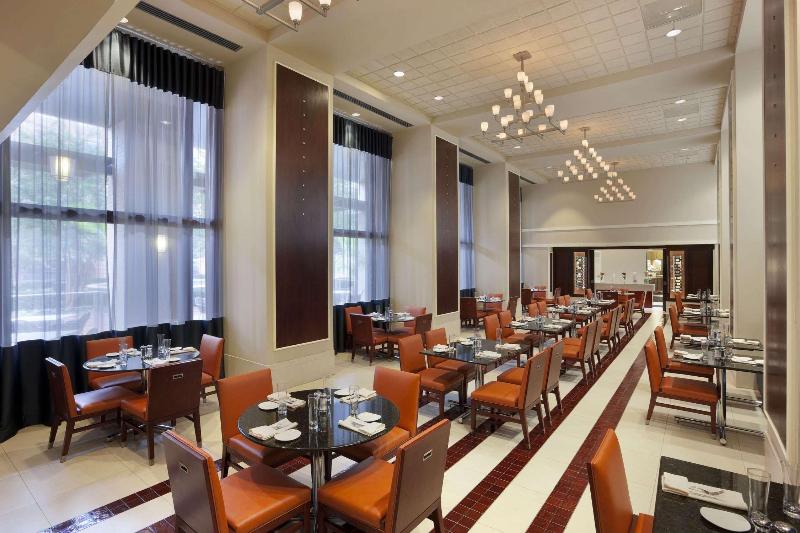 هتل Embassy Suites By Hilton Alexandria Old Town