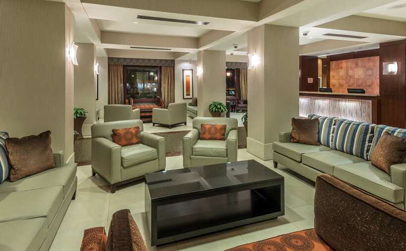 هتل Embassy Suites By Hilton Alexandria Old Town