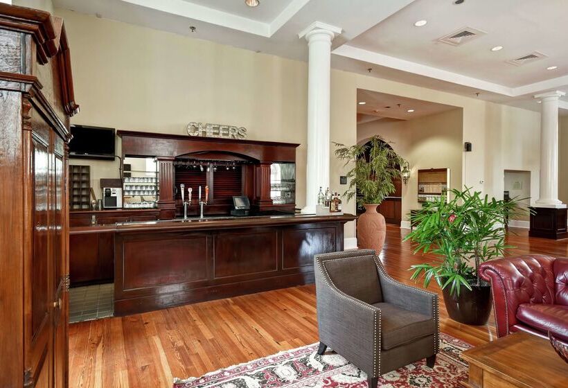 هتل Embassy Suites By Hilton Charleston Historic District