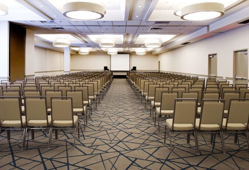 ホテル Embassy Suites By Hilton Detroit Livonia Novi