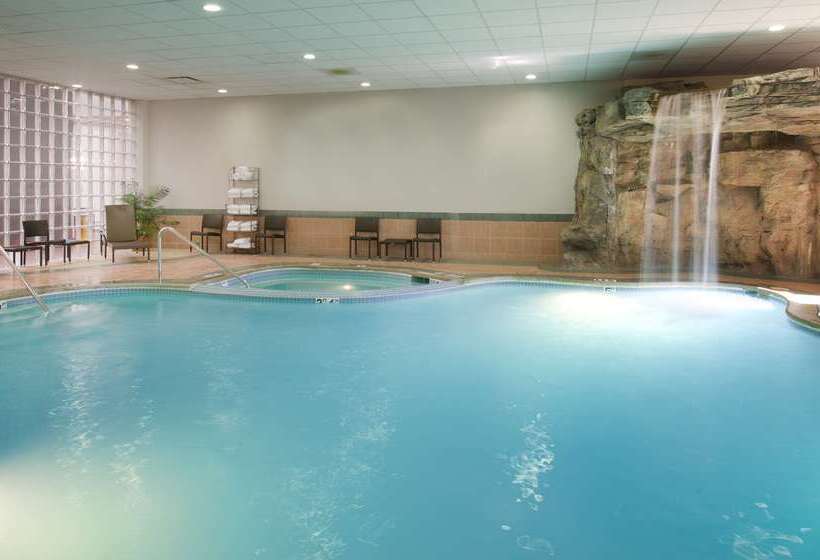 ホテル Embassy Suites By Hilton Detroit Livonia Novi