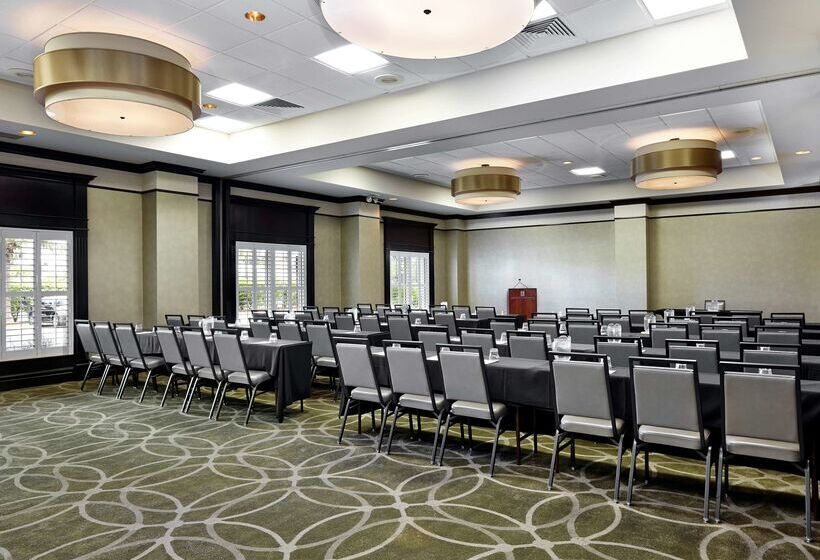 هتل Embassy Suites By Hilton Fort Lauderdale 17th Street