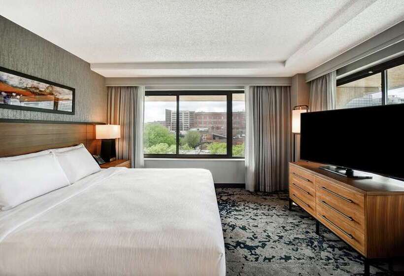 هتل Embassy Suites By Hilton Omaha Downtown Old Market