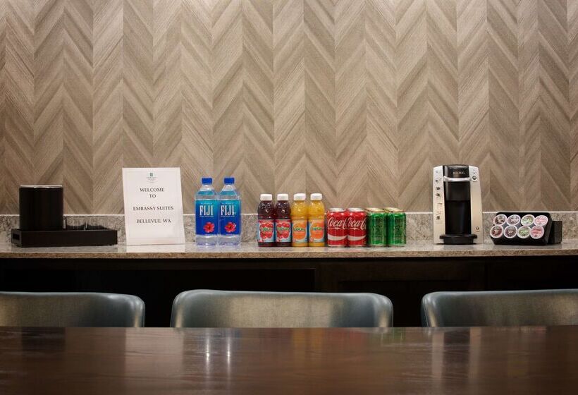 בית מלון כפרי Embassy Suites By Hilton Seattle Bellevue