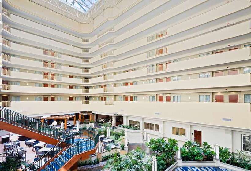 בית מלון כפרי Embassy Suites By Hilton Tampa Usf Near Busch Gardens