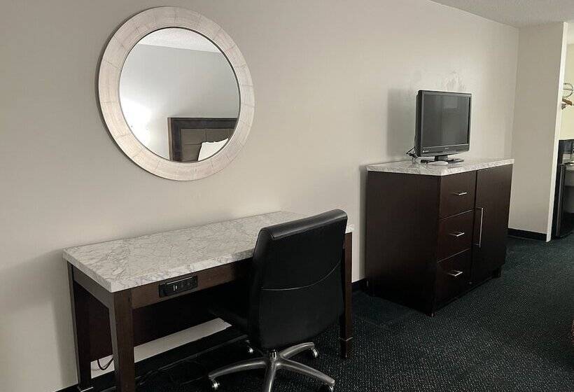 فندق Garden Inn & Suites