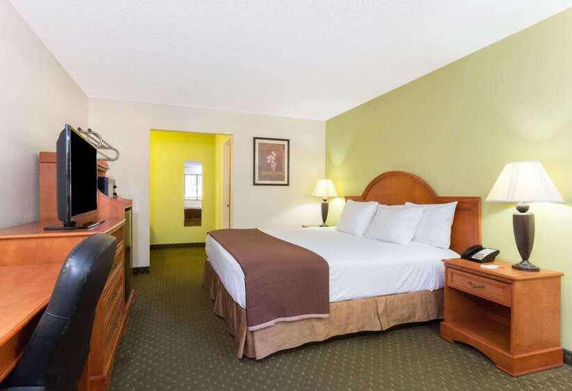 בית מלון כפרי Howard Johnson By Wyndham Tallahassee