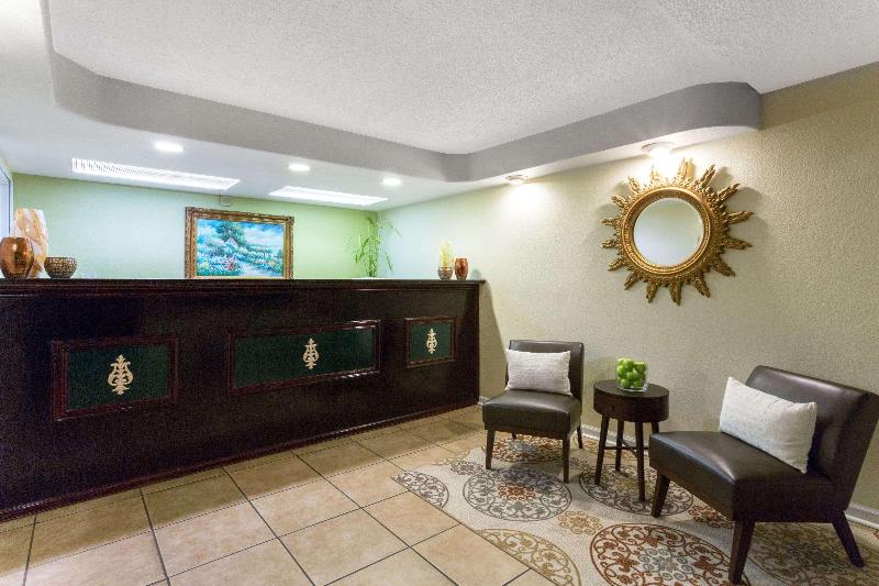 בית מלון כפרי Howard Johnson By Wyndham Tallahassee