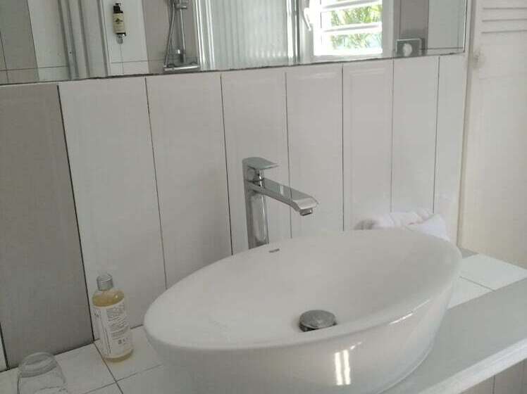 هتل Hôtel Frégate Bleue