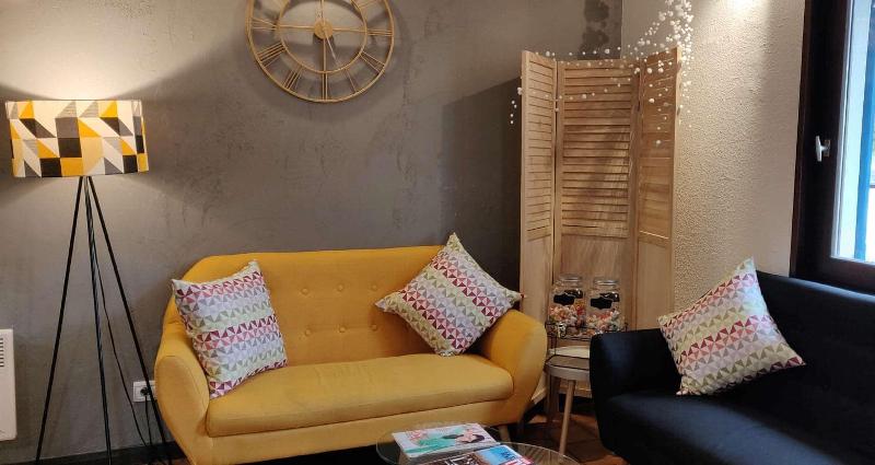 בית מלון כפרי Kyriad Genève St Genis Pouilly