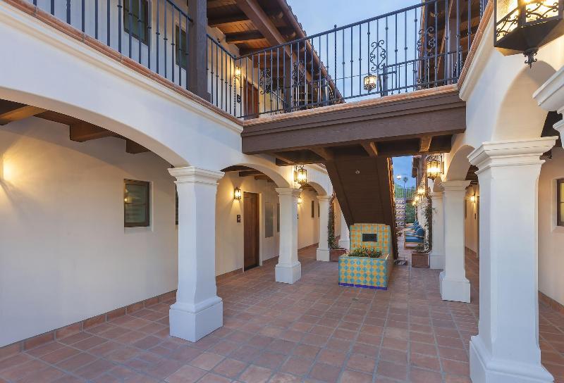 בית מלון כפרי La Playa Inn Santa Barbara