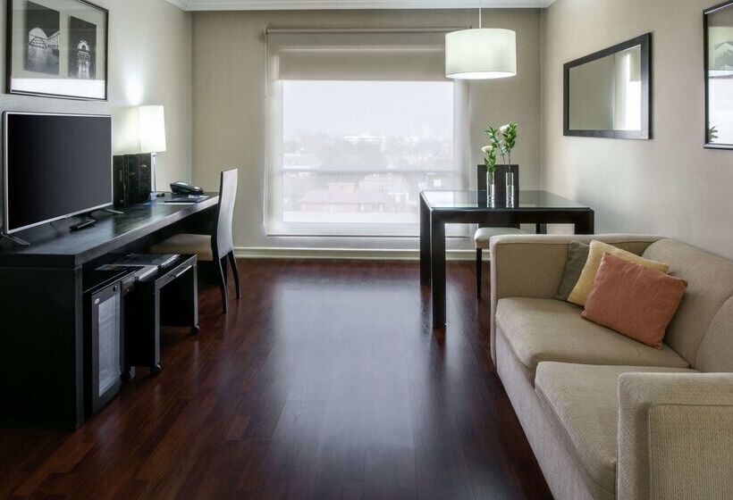 هتل NH Ciudad De Santiago