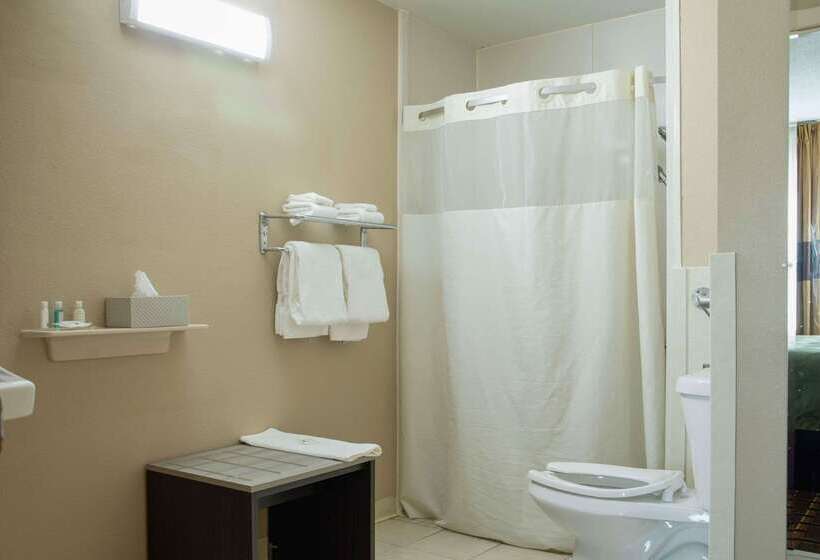 호텔 Quality Inn Raynham  Taunton