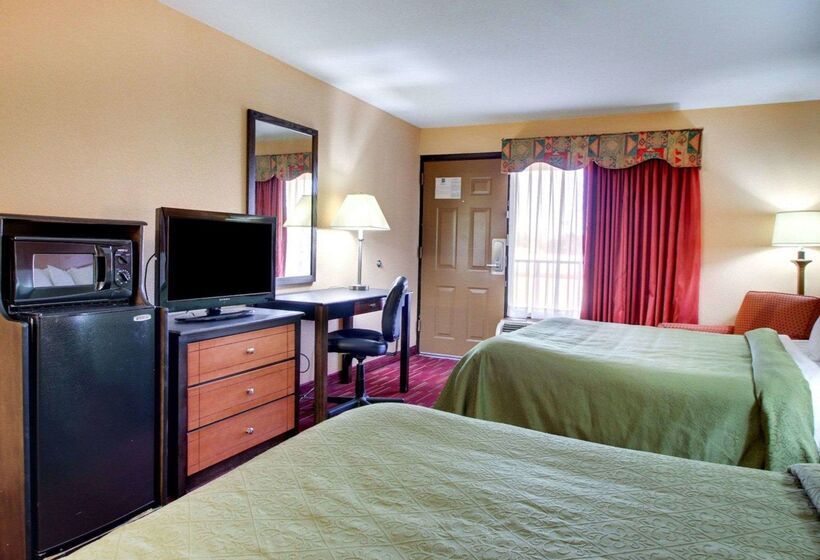 호텔 Quality Inn