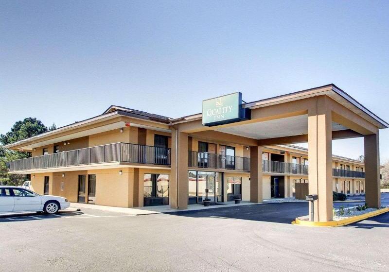 호텔 Quality Inn