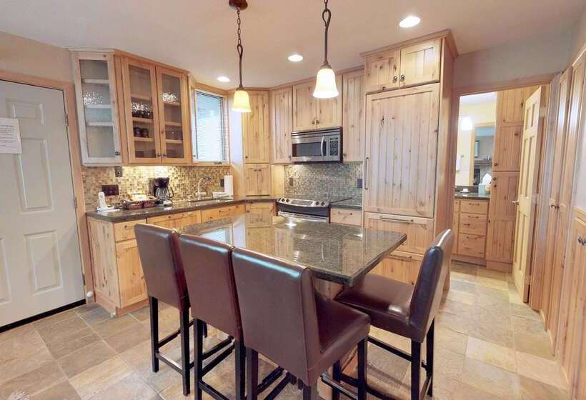 هتل Tamarack Townhomes   Coraltree Residence Collection