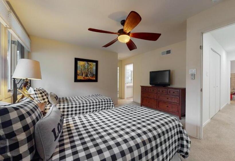 هتل Tamarack Townhomes   Coraltree Residence Collection