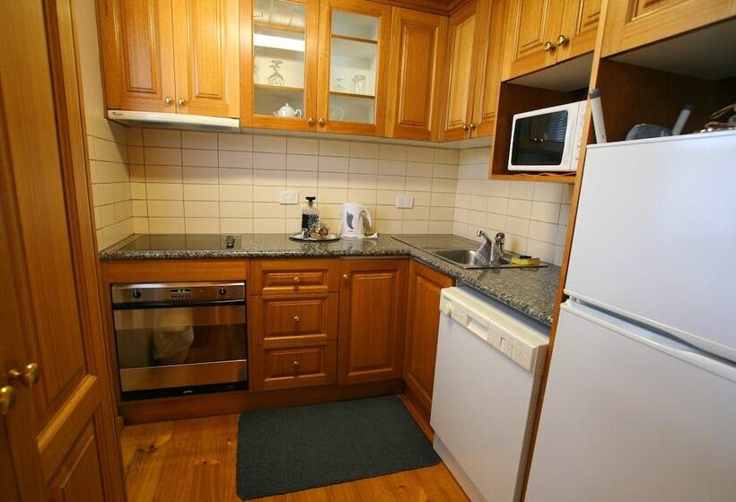 هتل The Lodge On Elizabeth Boutique