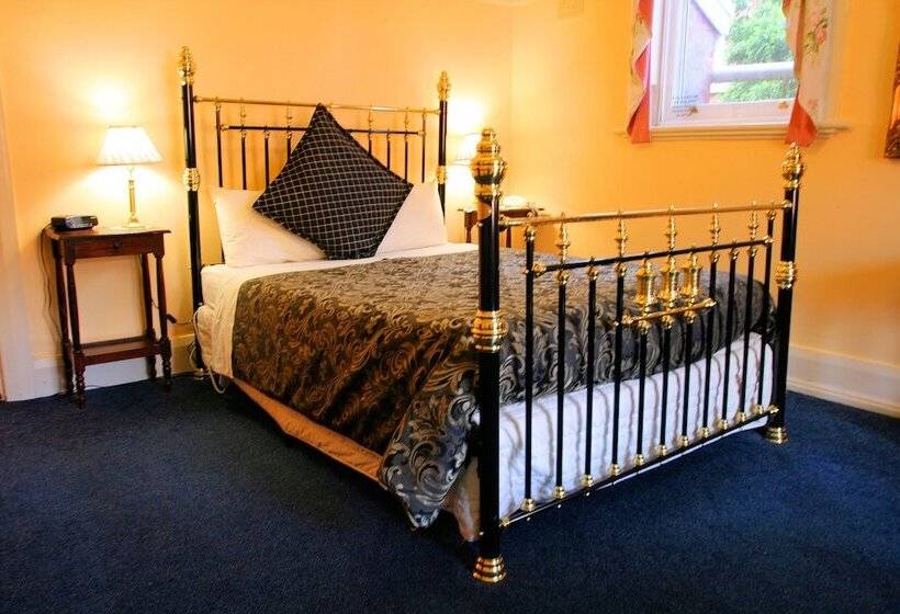 هتل The Lodge On Elizabeth Boutique