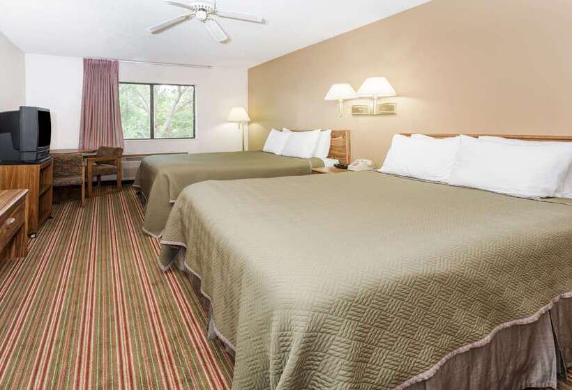 فندق Travelodge By Wyndham Longmont