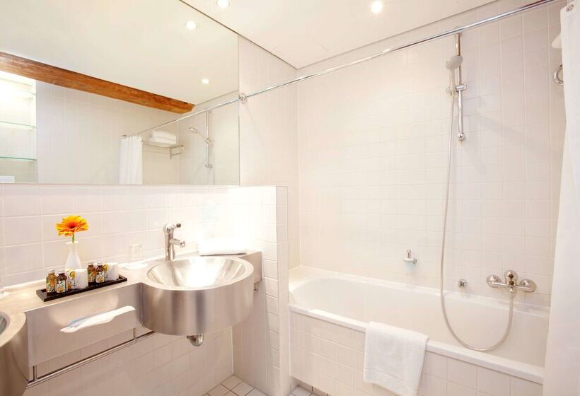 هتل Vienna House By Wyndham Havelufer Potsdam