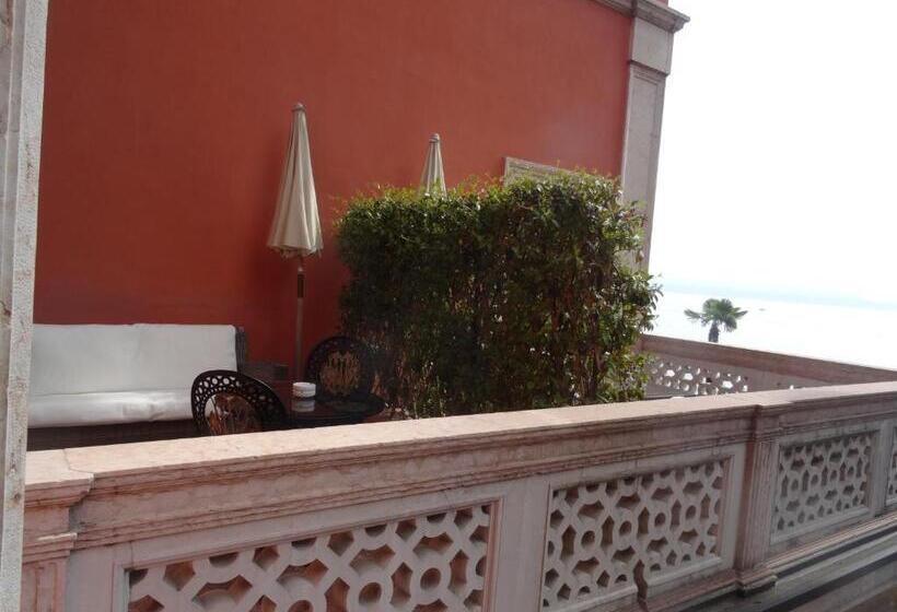 هتل Villa Fiordaliso