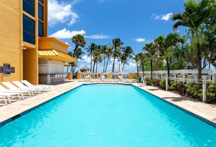 בית מלון כפרי Wyndham Deerfield Beach Resort
