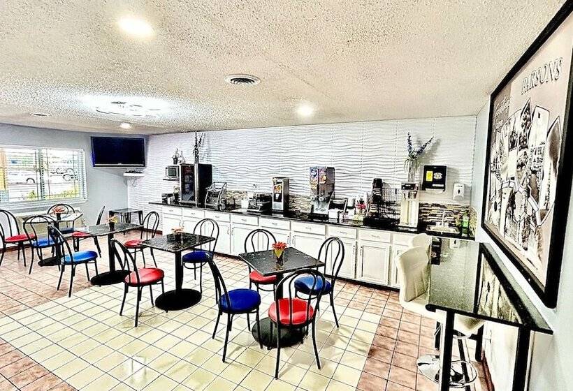 Мотель Express Inn Parsons