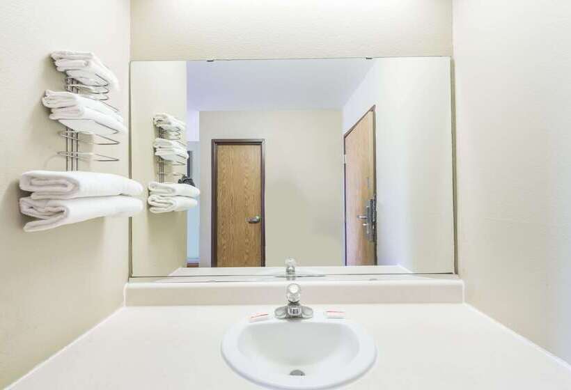 فندق على الطريق Super 8 By Wyndham Independence Ks