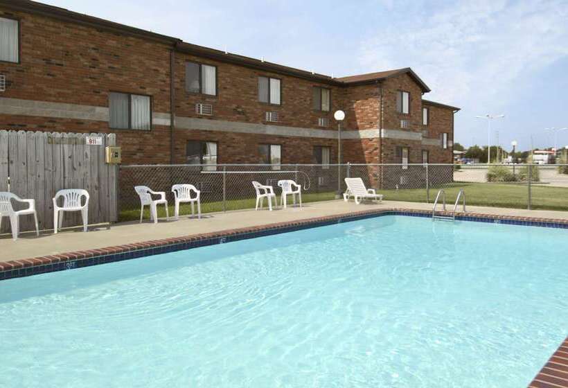 فندق على الطريق Super 8 By Wyndham Independence Ks