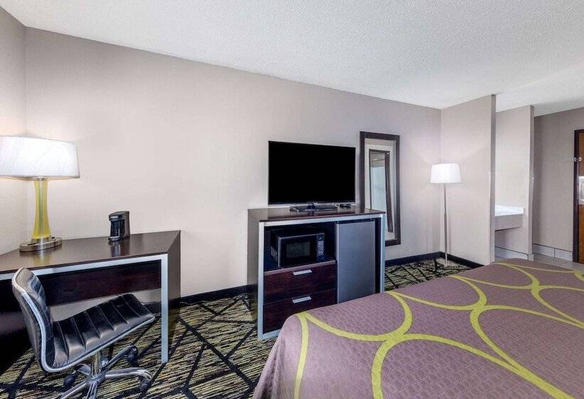 فندق على الطريق Super 8 By Wyndham Pratt