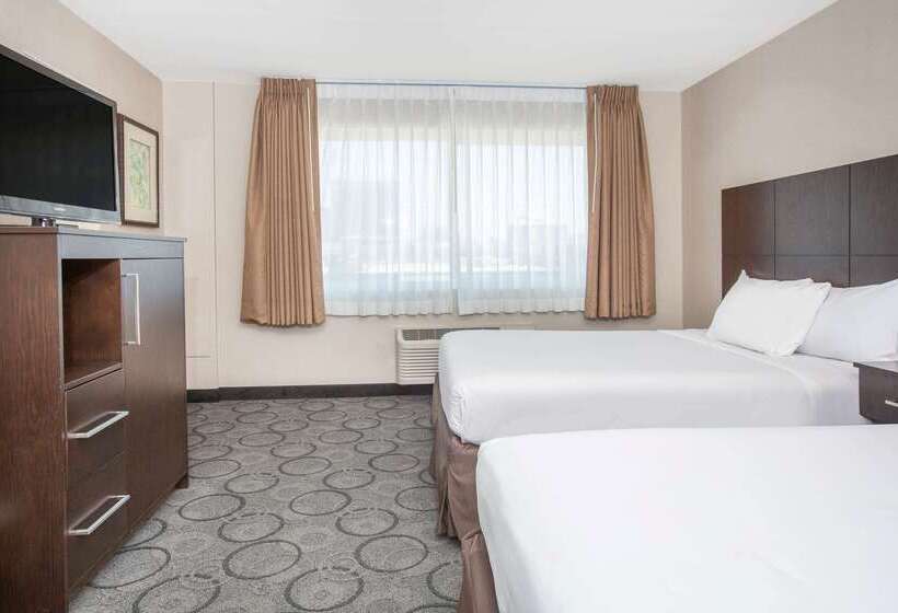 בית מלון כפרי Baymont By Wyndham San Diego Downtown