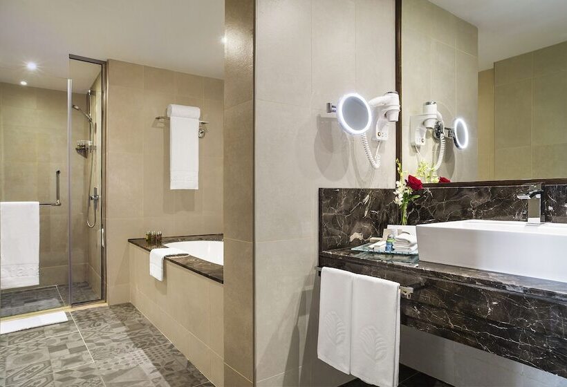 בית מלון כפרי Jumeira Rotana – Dubai