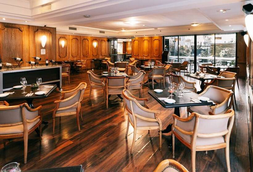 هتل Wyndham Garden Santiago Kennedy